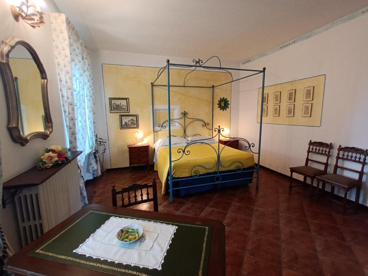 Tigliole Guest House La Carolina מראה חיצוני תמונה