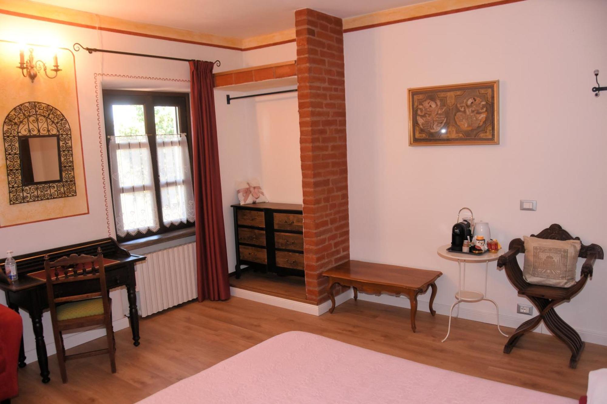 Tigliole Guest House La Carolina מראה חיצוני תמונה